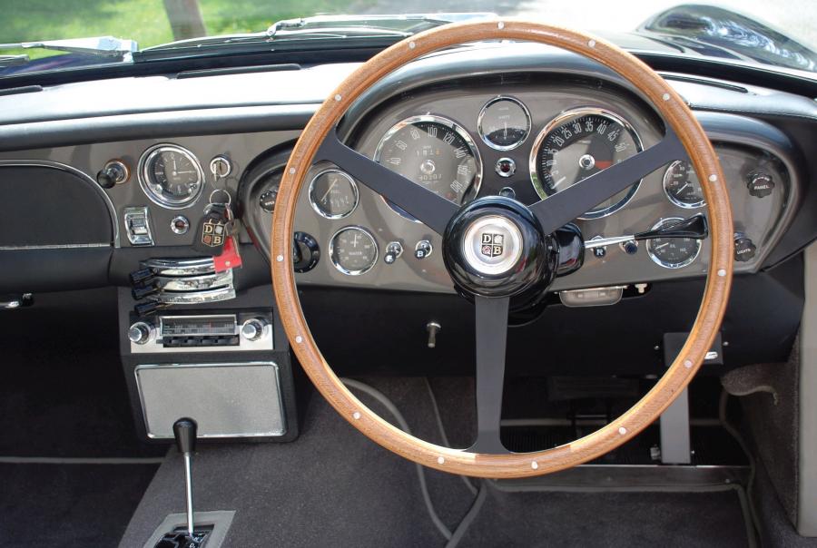Торпедо Aston Martin DB6 Volante 1966 года  (фото 3 из 10)